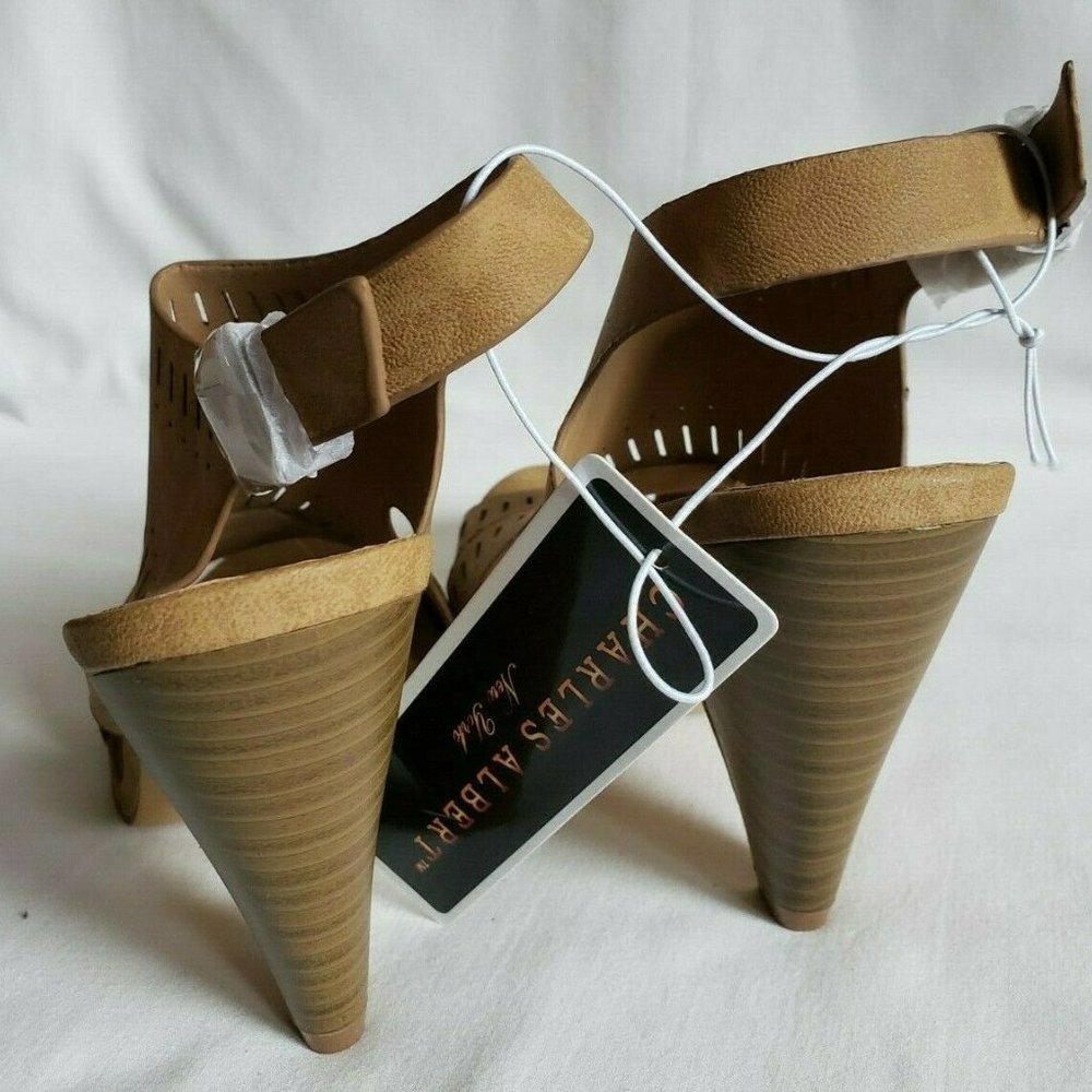 Vegan  Leather Booties NEW - Picture 5 of 15